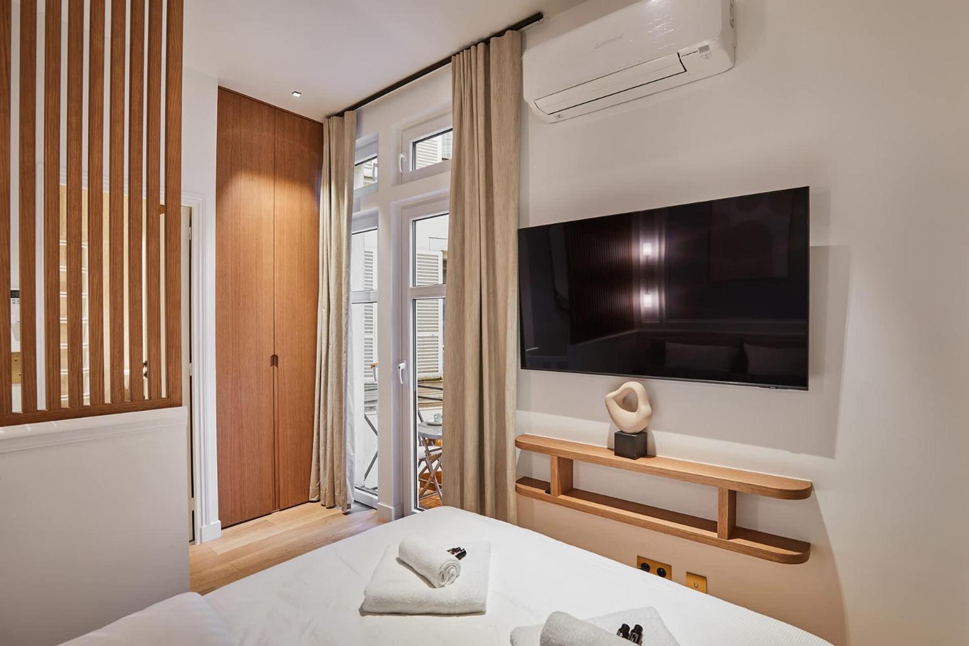 Sublim 1bdr Ac Arc De Triomphe Champs Elysees By Prestige Parijs